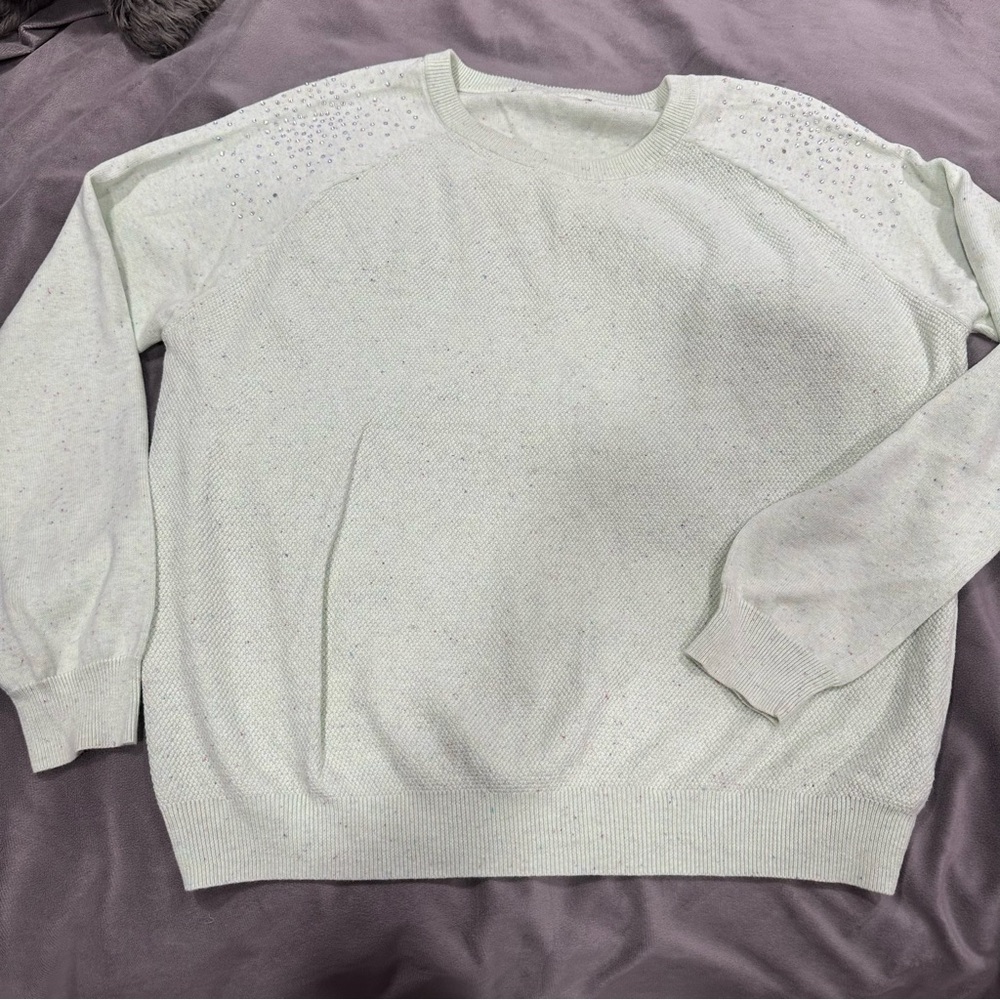 Light green long sleeves sweater